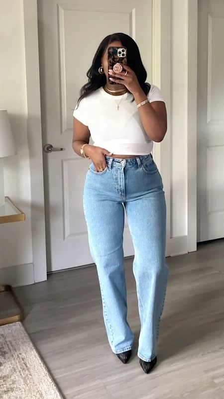 My staple pieces. ✨ Wearing a 27 Long in the jeans. 

OOTD in motion
Outfit ideas
Abercrombie 
Capsule wardrobe 
Spring inspo 
Denim styles 

#LTKstyletip #LTKVideo #LTKfindsunder100
