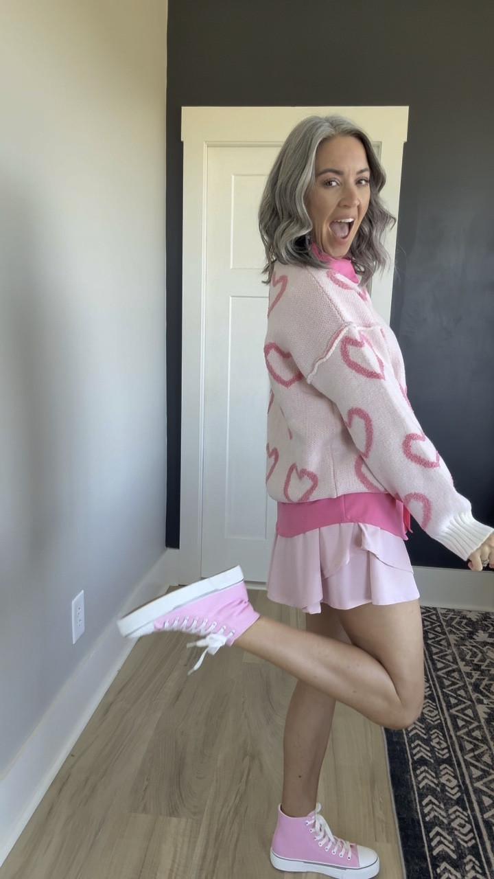 I’m a sucker for Valentine’s Day!  I love the pinks and reds and hearts…..it’s just such a cute and girly holiday, am I right??😍

#LTKWatchNow #LTKStyleTip #LTKSeasonal