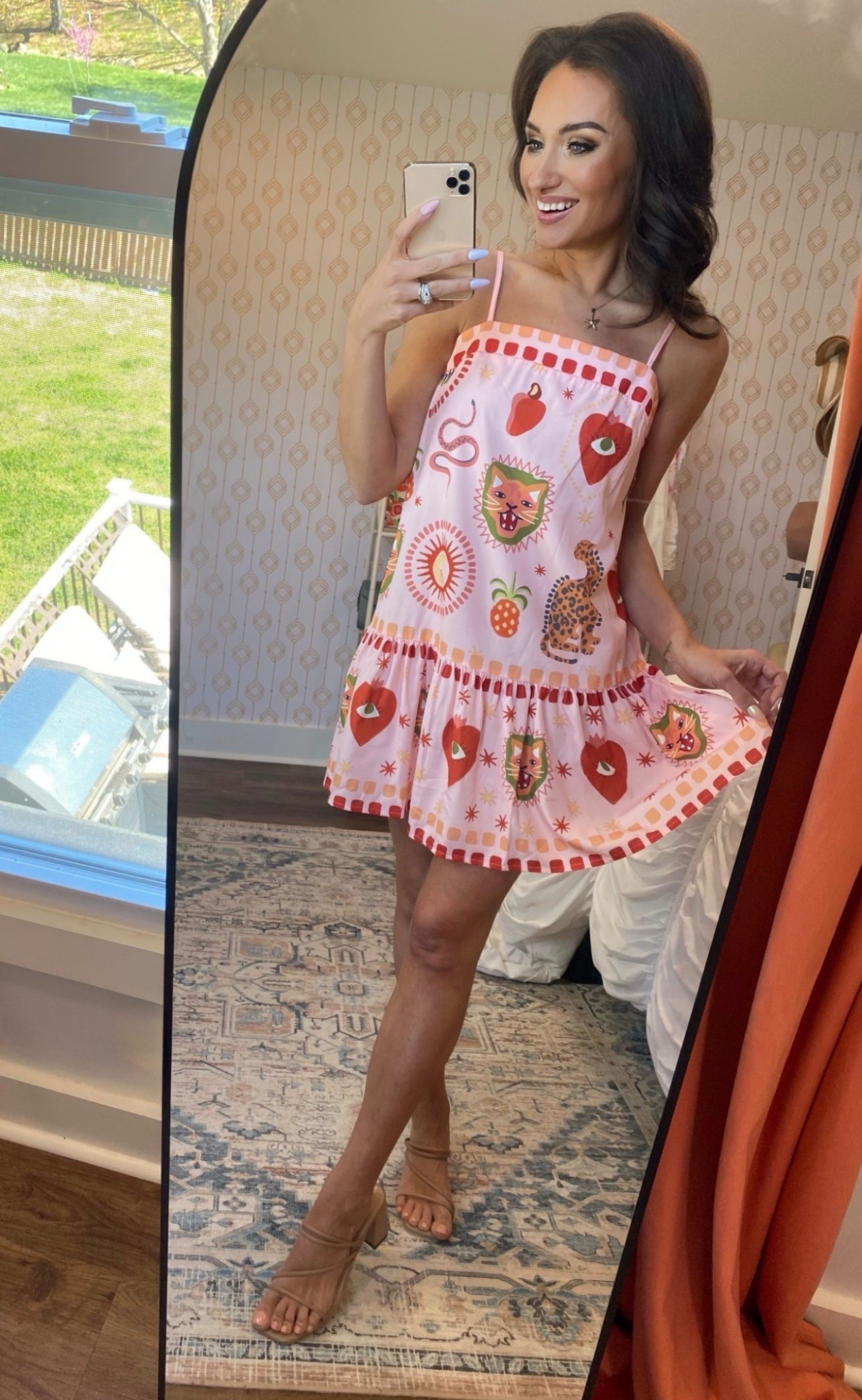 Favorite fit lately 🤩 The print, the pink, I’m obsessed with the flowy fit. Adjustable straps so you can make it longer or shorter too! Perfect for spring and summer, in stock in all sizes! Adding a few other cuties here too! 


#LTKSeasonal #LTKootd #LTKTravel

#LTKootd #LTKSeasonal #LTKTravel