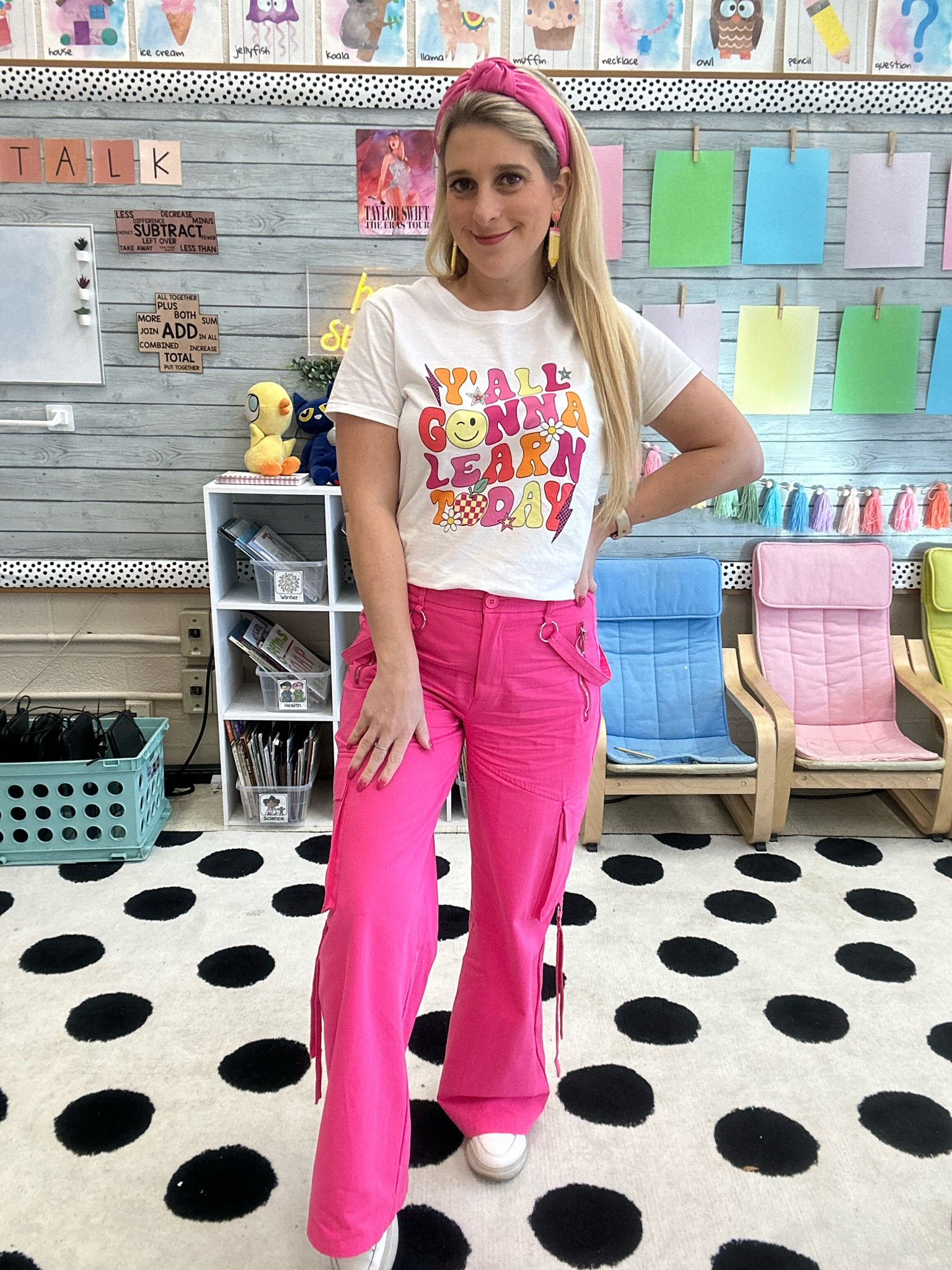 Think pink (teacher style) 💕 




#LTKfindsunder50 #LTKstyletip #LTKSeasonal
