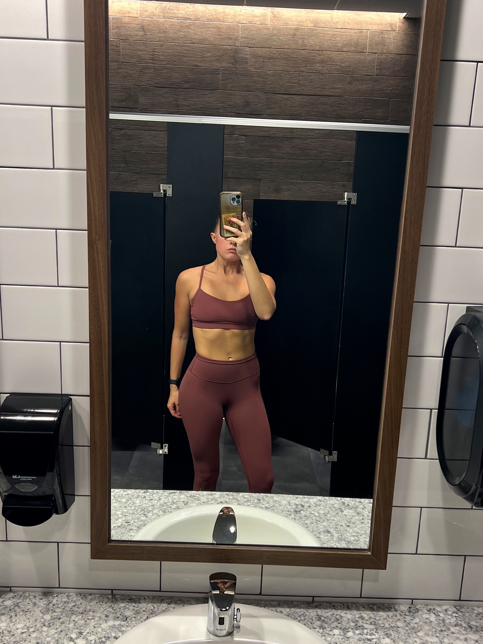 There is nothing better than @lululemon align fabric !!!!!!!!
my workout set of choice is 9 times out of 10 lululemon and always align. It’s just my fav!!!! So many great colors on sale too!