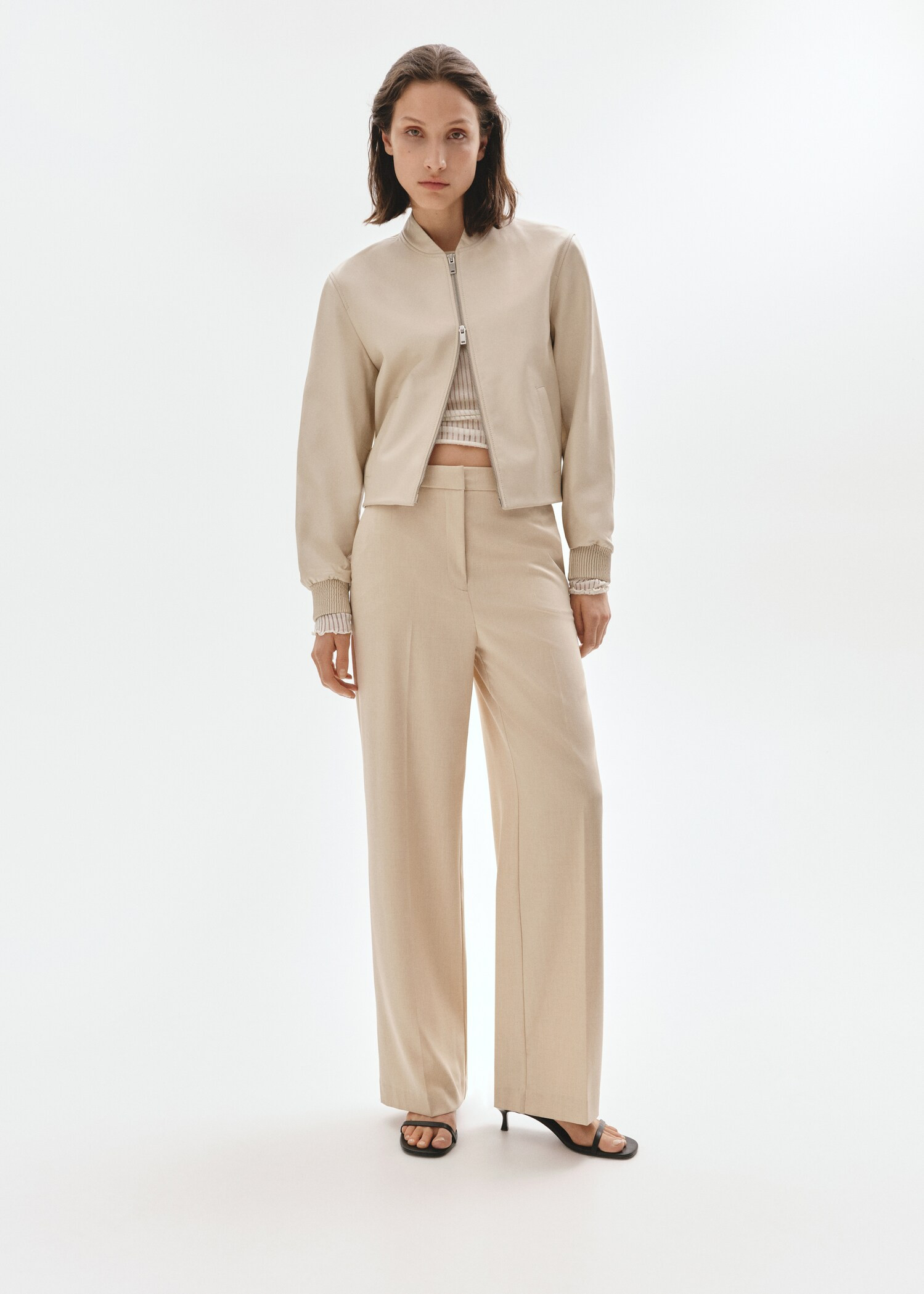 Low-waist wideleg trousers - Woman | MANGO Canada | Mango Canada