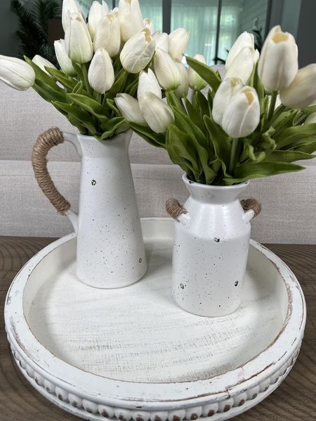 One of my favorite vase sets with tulips on a simple round wood decorative tray! #amazon #amazonhome #founditonamazon #homedecor #farmhousedecor #springdecor #flowers #tray #decorativetray #vase #vaseset #fauxflowers #tulips #coastaldecor   #home

#LTKhome