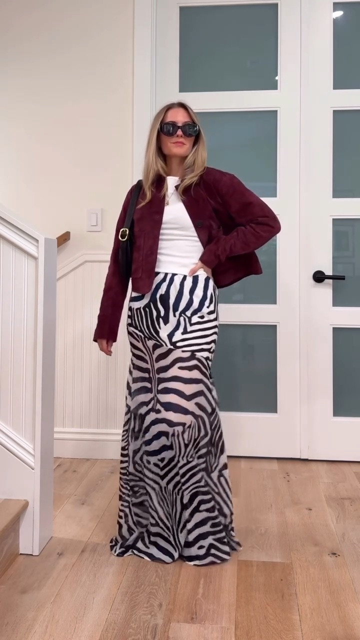 Ready for it to get colder in Florida so I can wear my new favorite @blanknycjeans suede jacket 🥲 in the meantime, will definitely be packing it for my trip to Cleveland this month!

#fashionreel #fallfashion #petitefashion #ootd #petitestyle