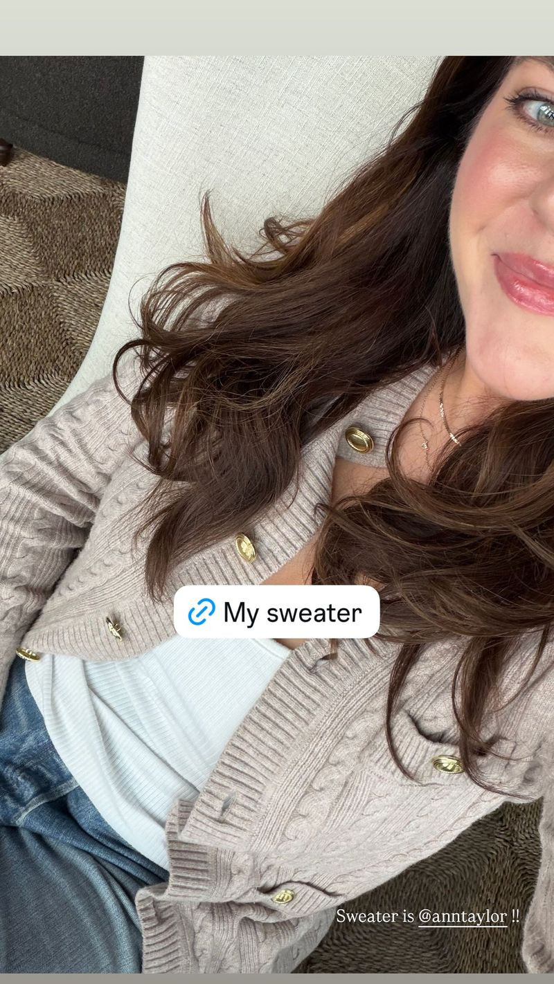 This Ann Taylor sweater is too good! 

ann taylor l spring l sweater 

 