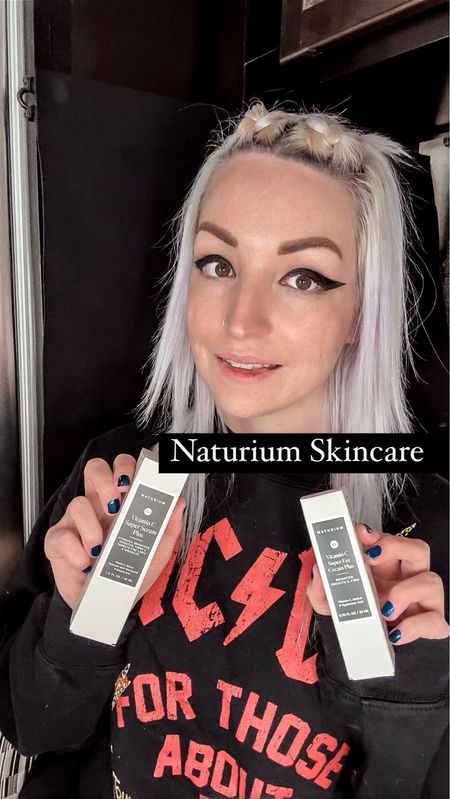 Ya’ll know I’m a big fan of @naturiumskin & they just released a SUPER C bundle meaning even stronger hydration🤩 #naturiumpartner 
🖤 Vitamin C super serum
🖤 Vitamin C Super eye cream 

Formulated with:
• vitamin c
• hyaluronic acid
• retinol

Helps improve the look of fine lines and wrinkles while giving your skin a smooth and bright appearance✨ #cleanskincareproducts #naturiumskin

#LTKbeauty