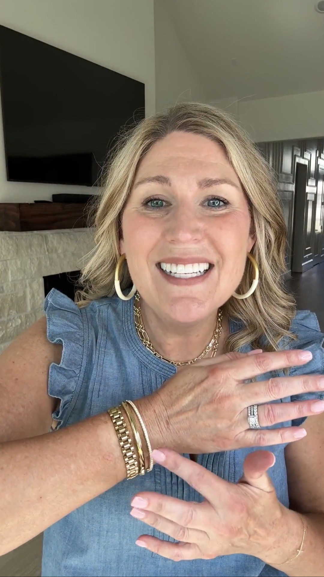Bracelets run tts. Love these adorable hinge bracelets from @Ana Luisa. Chef’s kiss every time. 😘 

They are:
- 2-year warrantied ✅
- Water resistant ✅
- Tarnish proof ✅
- Hypoallergenic 🙌

#analuisany
#partner

#LTKWatchNow #LTKSaleAlert #LTKBeauty #LTKFindsUnder100 #LTKStyleTip #LTKWorkwear #LTKWedding

#LTKTravel #LTKOver40 #LTKSeasonal
