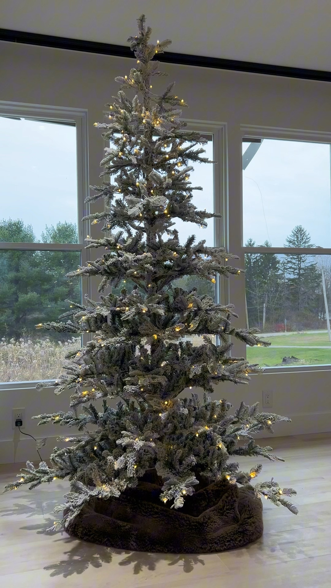 Christmas tree

#LTKSeasonal #LTKHoliday #LTKHome