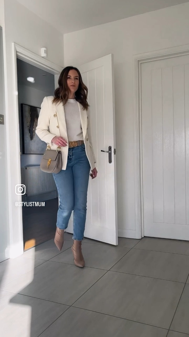 #3waystowear a simple timeless Boucle jacket and tweed blazer 

#parisianstyle #timelessstyle #effortlessstyle #workoutfit

#LTKstyletip #LTKeurope #LTKworkwear