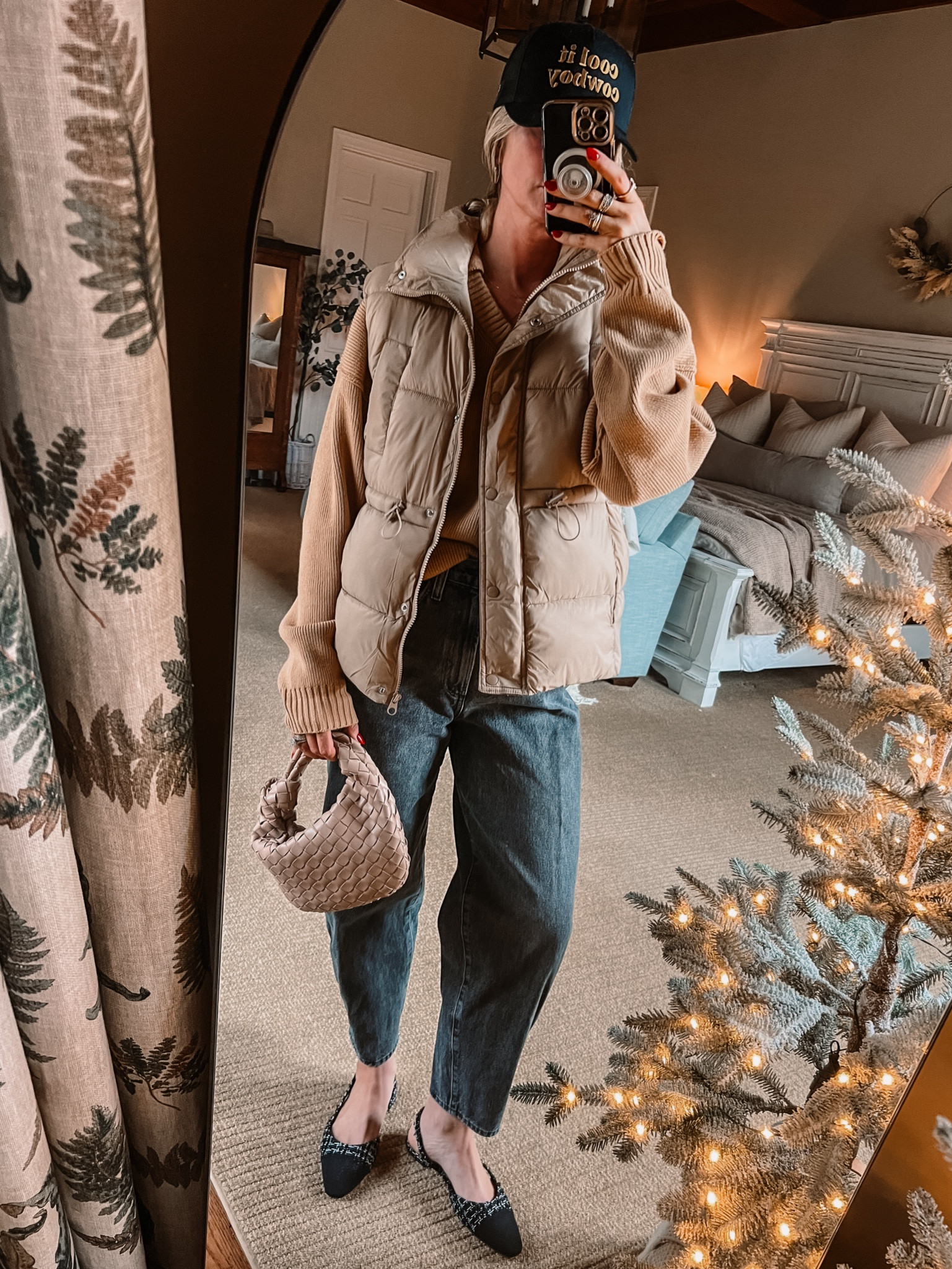 Another day at the office! Merry Christmas!  

#LTKstyletip
