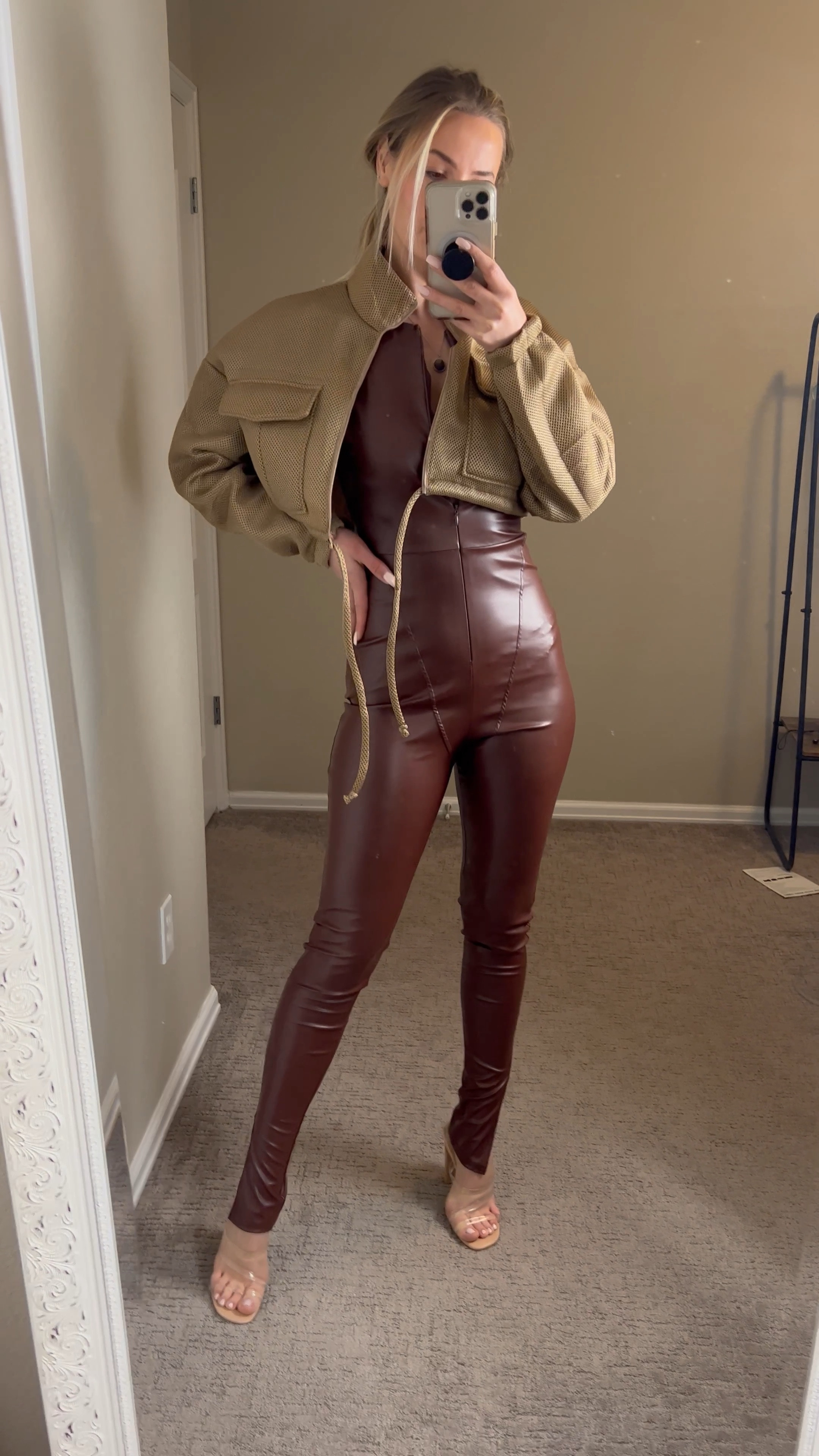 For the leather lovers👌

Xoxo, 
Leather outfit, spring inspiration, pants outfit, leather jumper, 

#LTKU #LTKstyletip #LTKunder50