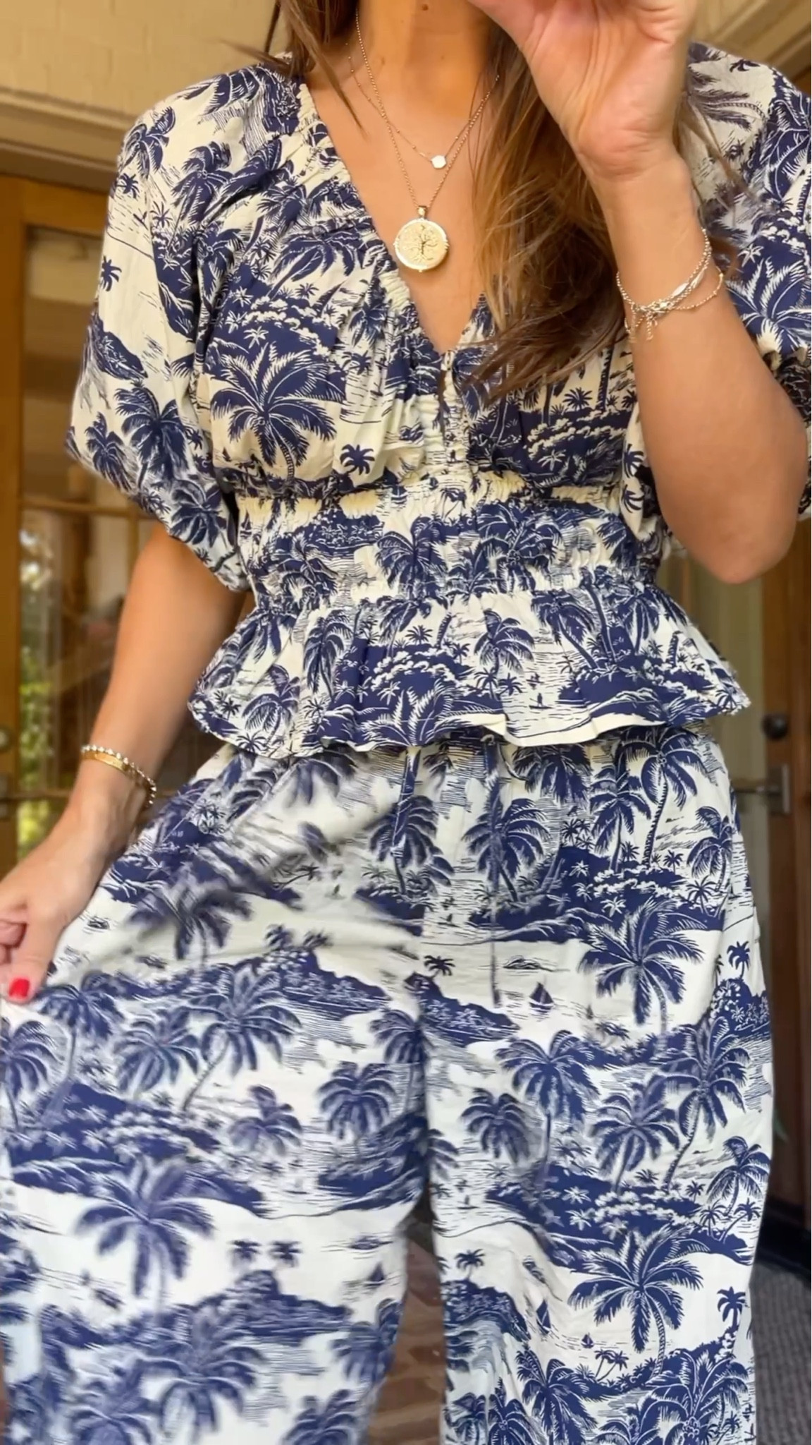 Wearing this set again because it’s SO comfortable and easy - thought my mic was on but… it wasn’t 

Kewl