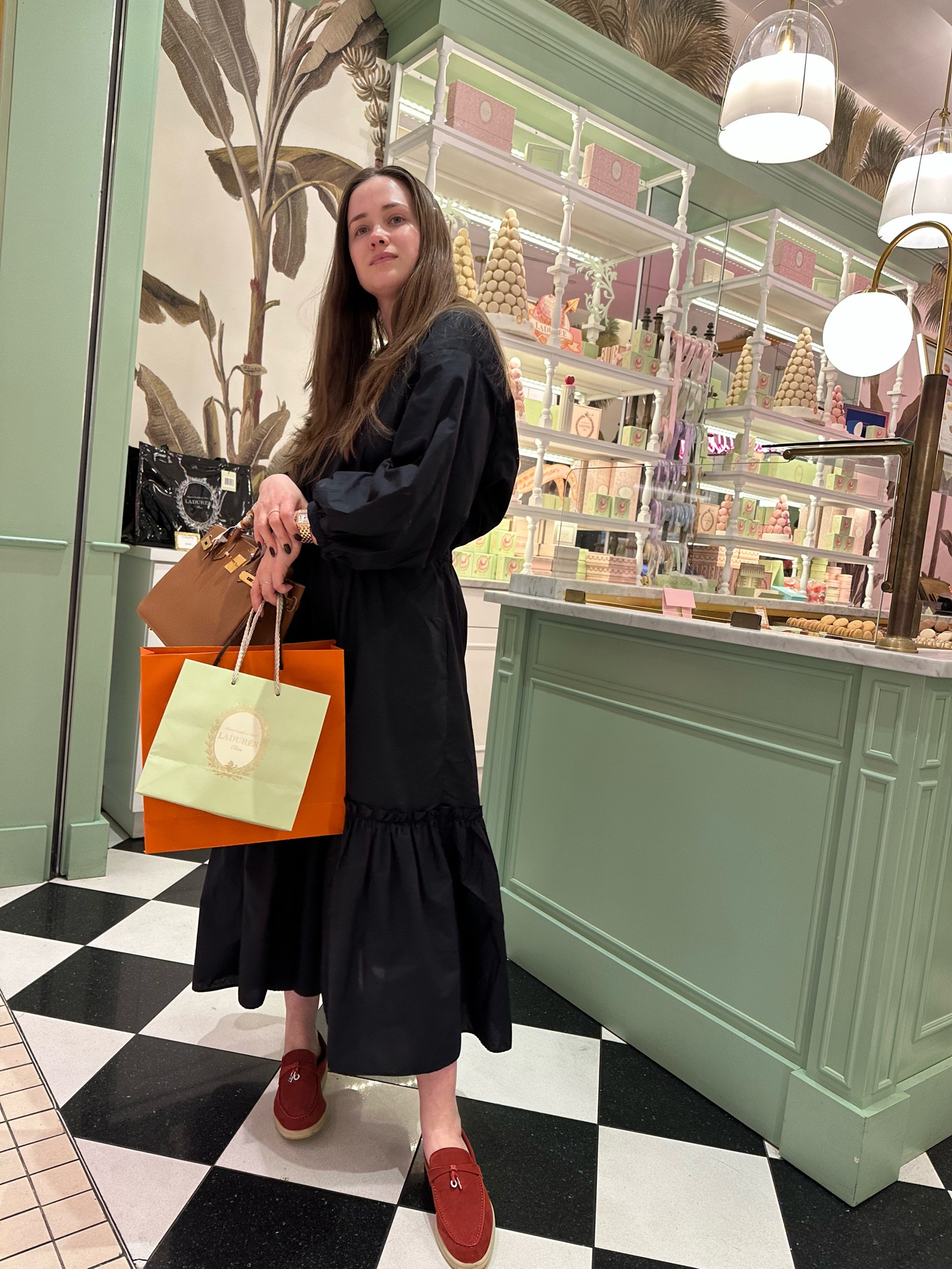 Most requested links on my IG - the most flattering dress and the comfiest shoes! The only shoe I will wear in Europe when I’m walking and sightseeing 20k steps a day 

#LTKFind #LTKeurope #LTKtravel