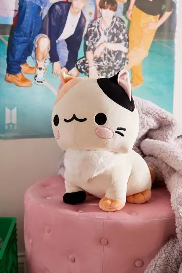 Smoko Calico Mochi Plushie | Urban Outfitters (US and RoW)