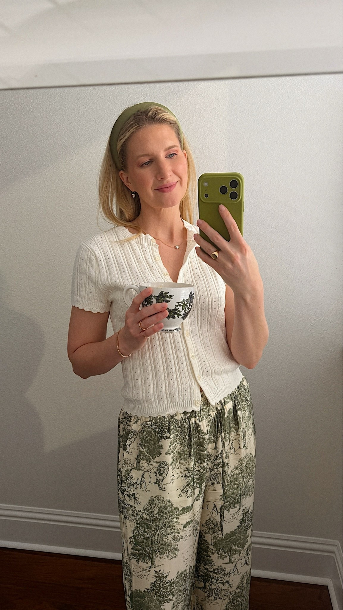 easy outfit 🤍

#LTKgrwm #LTKootd #LTKmomlife