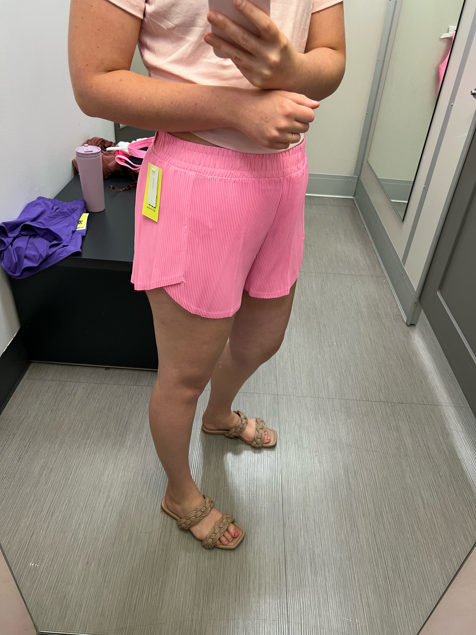 Wearing a size M


#LTKFindsUnder50 #LTKActive #LTKFitness