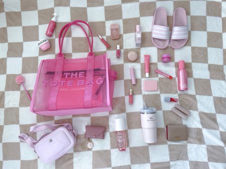 in honor of our girl Barbie and all things pink ✨


pink accessories
Pink beauty 
Pink bag



#LTKSeasonal #LTKbeauty #LTKitbag