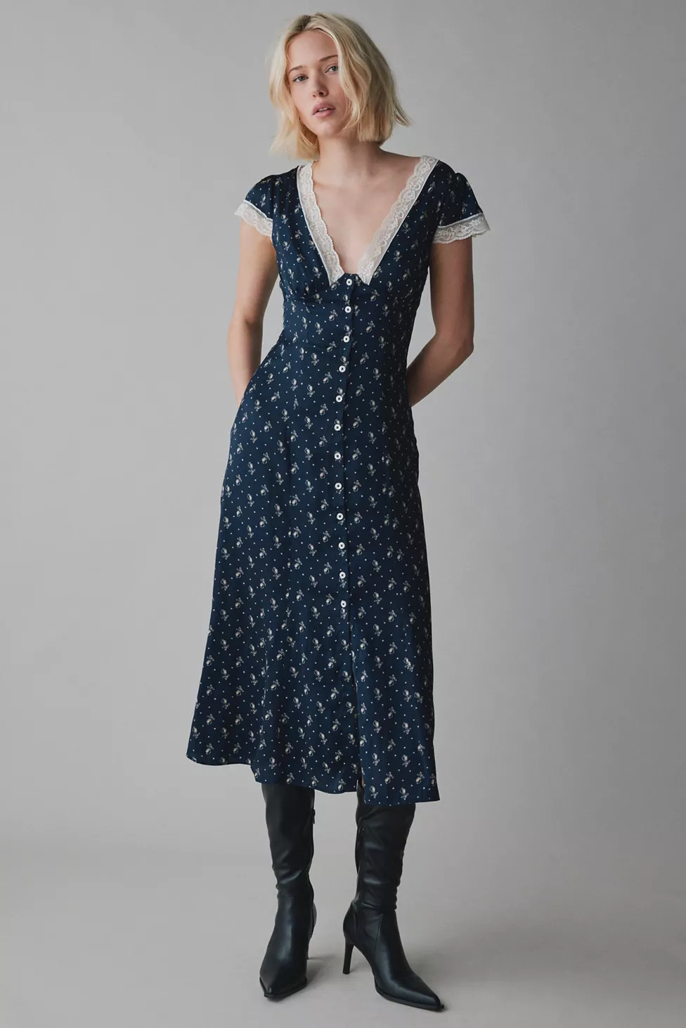 Kimchi Blue Faye Lace Trim Button-Down Midi Dress | Urban Outfitters (US and RoW)