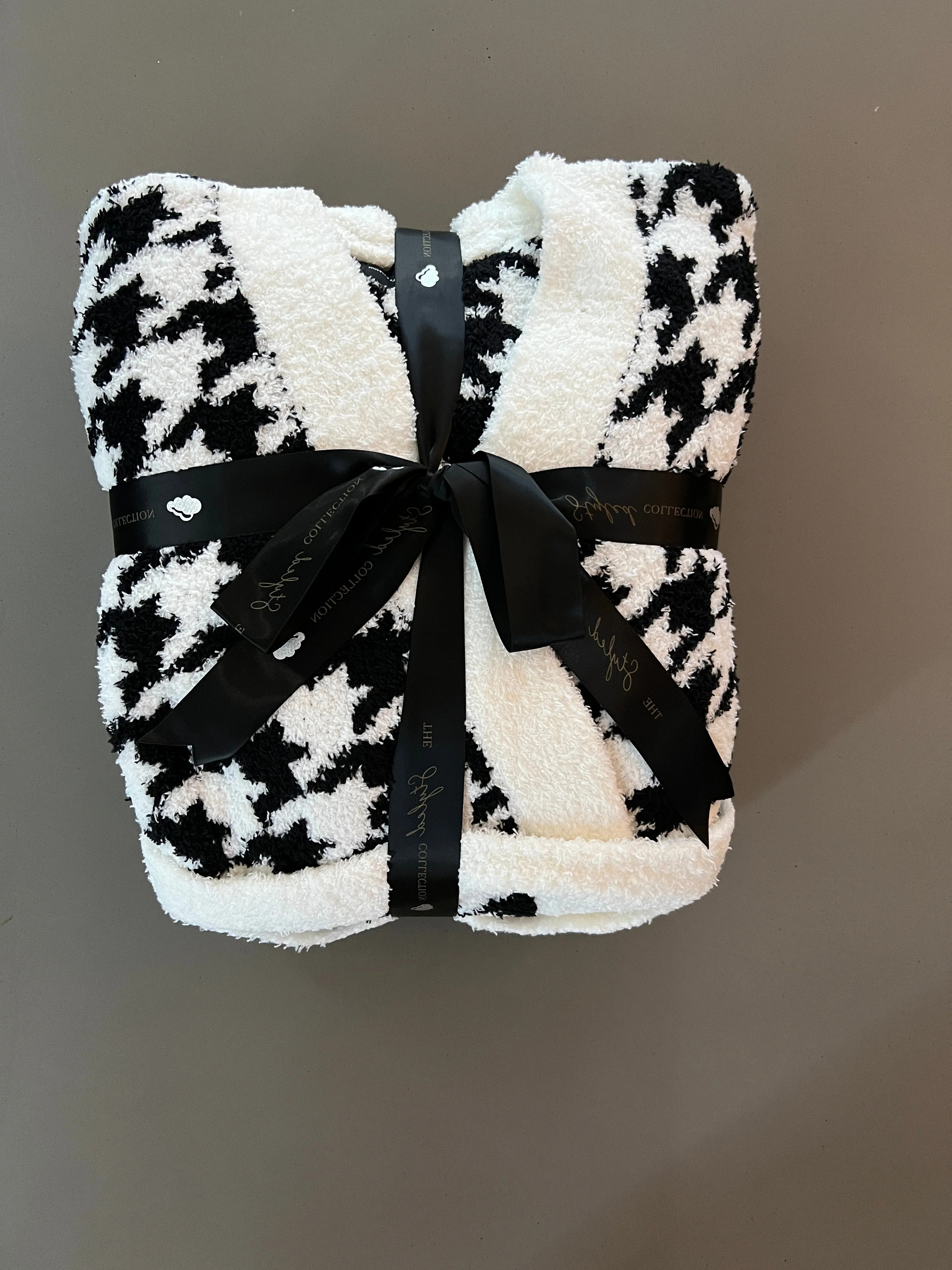 Houndstooth Buttery Robe- Pre Order 4-30 | The Styled Collection