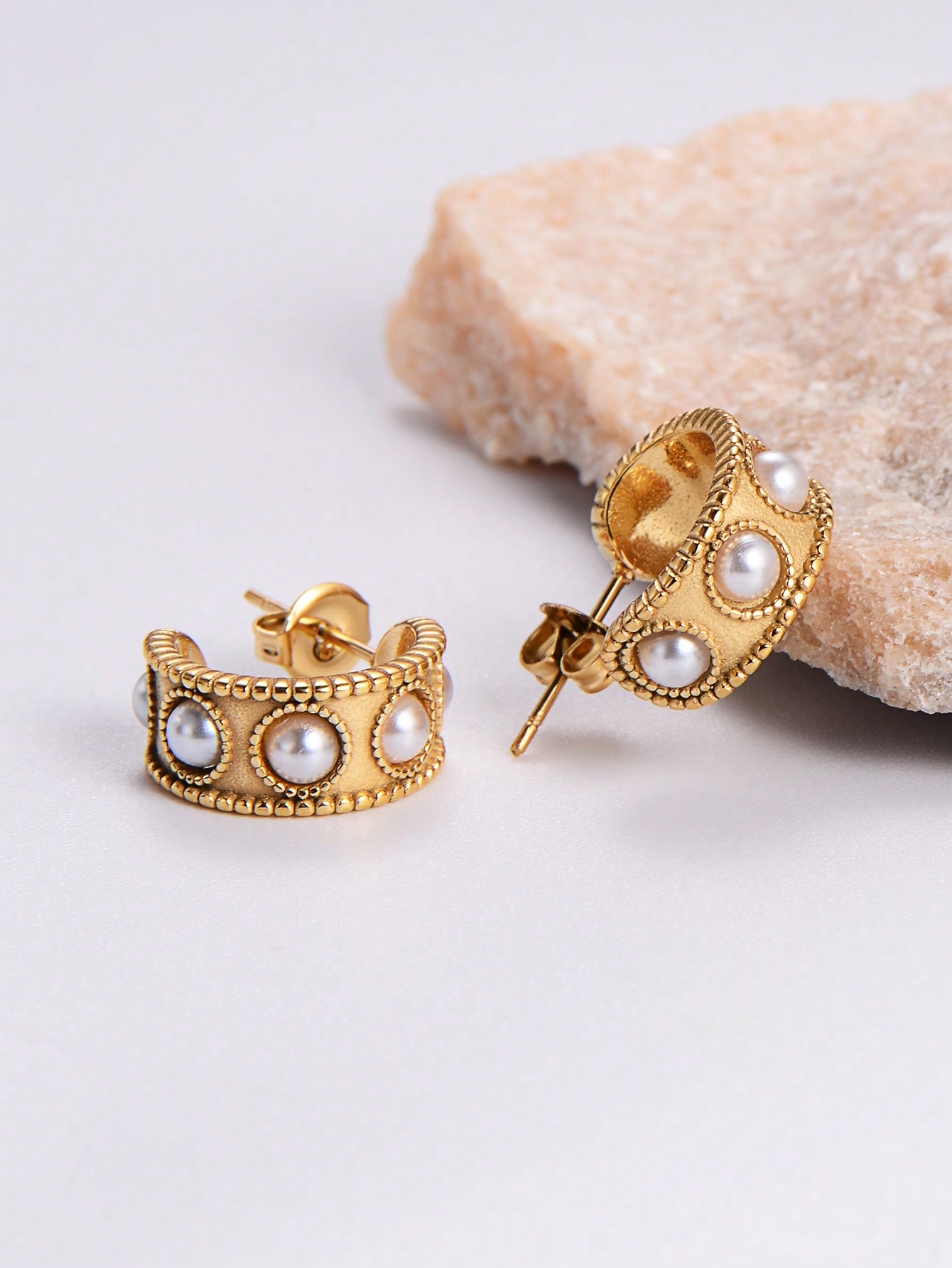 1 Pair Of Pearl Gold-Tone Titanium Steel Earrings For Women Jewelry | SHEIN