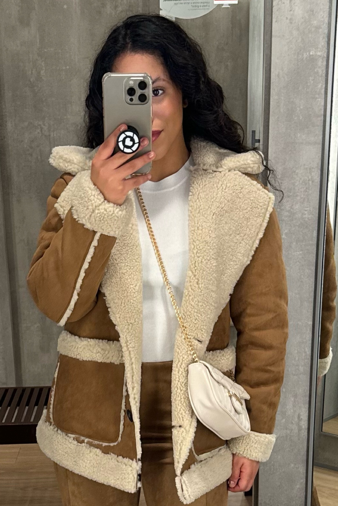 Sabe aquele casaco quentinho que não pode faltar no inverno?
É esse 🤎 CUPOM: GABISILVERIO

#LTKwinter #LTKbrasil #LTKsale