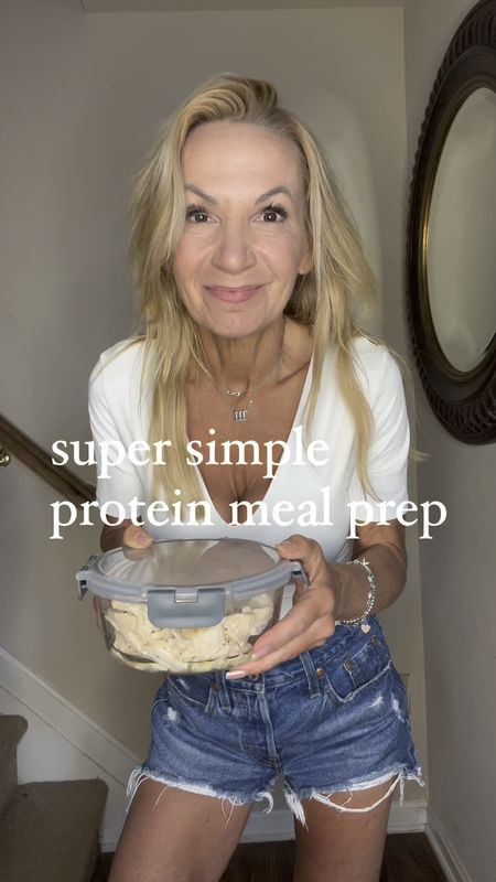 So simple and delicious! This week I used lemon pepper but sometimes I’ll do taco seasoning or chili lime to mix things up. 

Linking it all- my cute little crockpot, favorite food storage, the seasonings and my outfit!

xoxo
Elizabeth 

#LTKVideo #LTKfitness #LTKhome