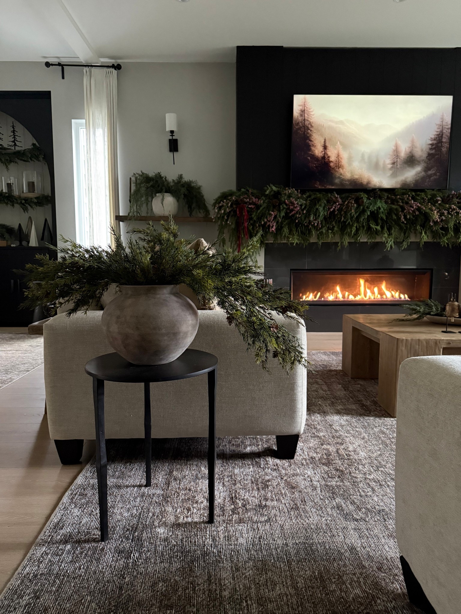 Love this black iron top accent table.. a perfect size to go beside chair or sofa! 
Cozy and moody Christmas 
Holiday home 