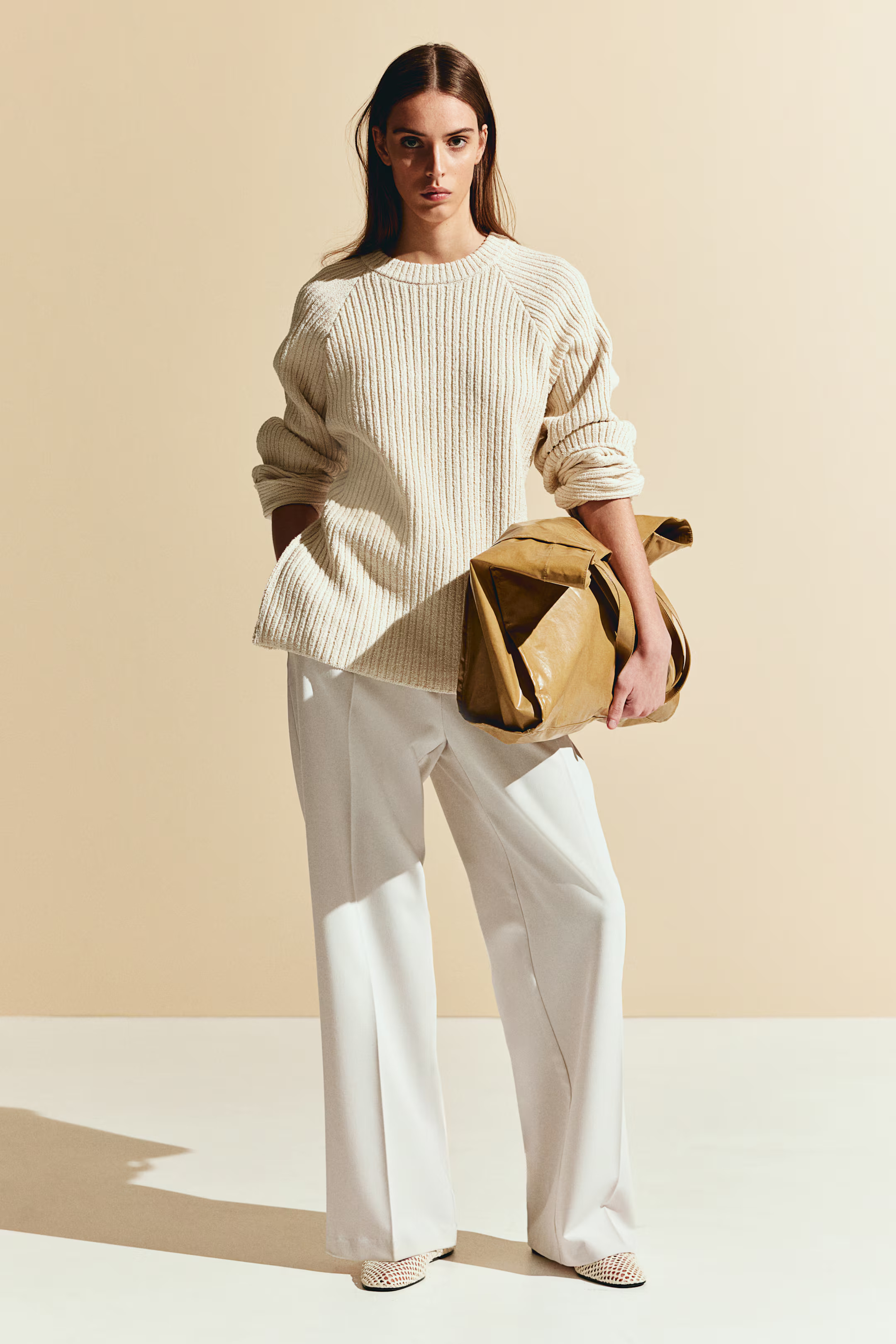 Wide trousers - High waist - Long - Light beige - Ladies | H&M GB | H&M (UK, MY, IN, SG, PH, TW, HK)