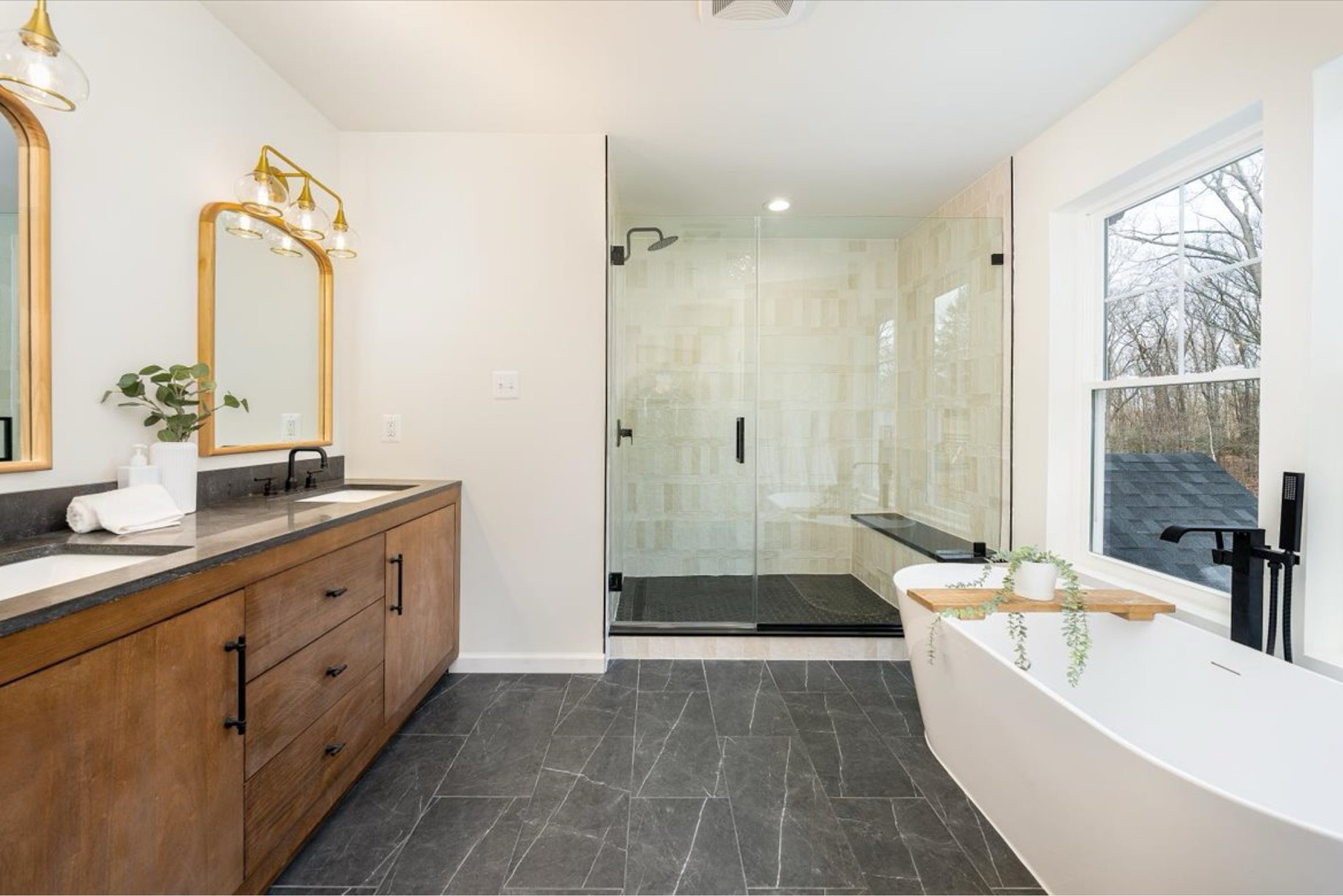 Modern organic master bathroomm