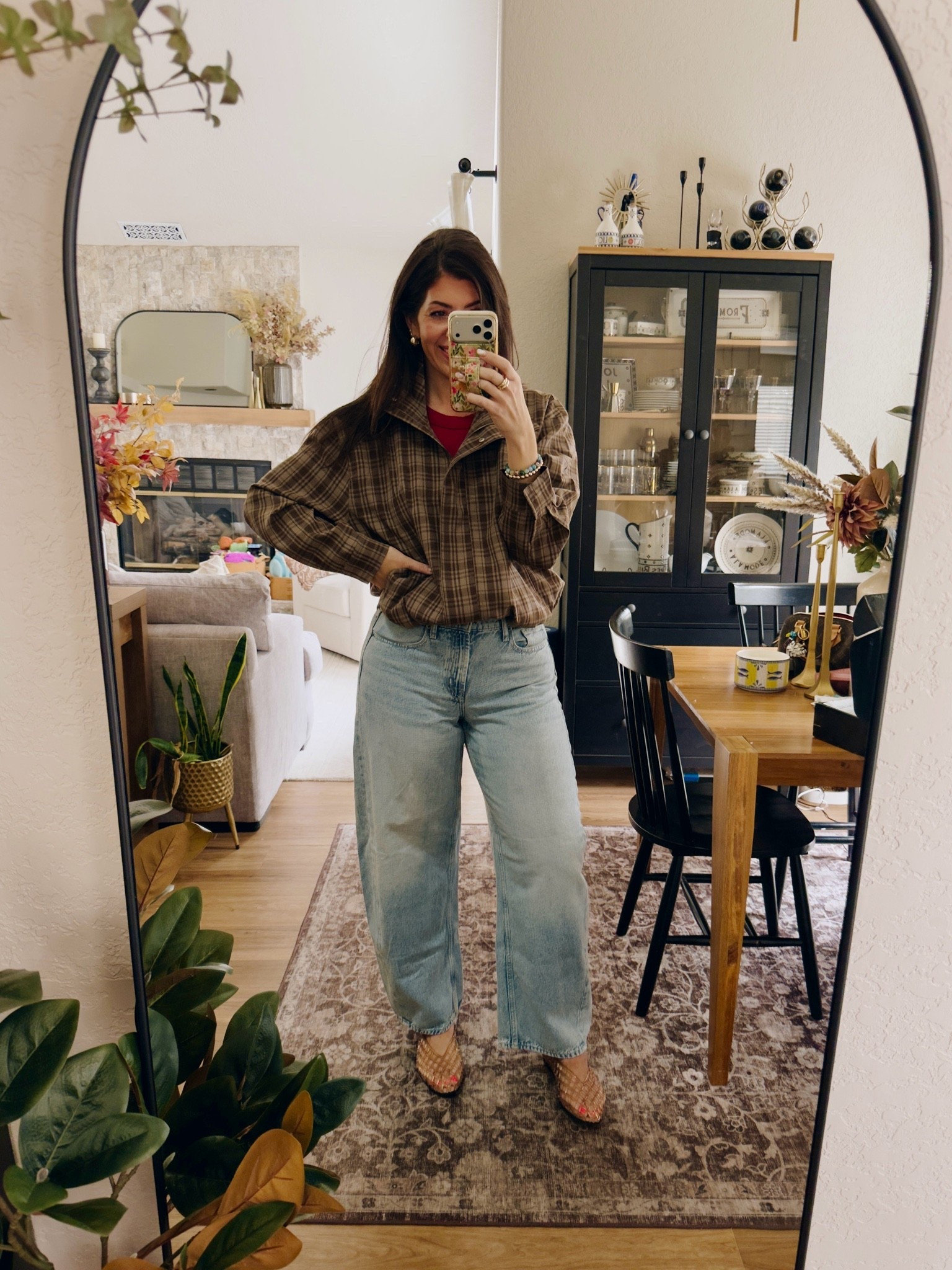 What I wore to a nail appt and grocery store
Jacket-medium 
Tank-medium
Barrel jeans-8

#LTKSaleAlert #LTKMidsize #LTKTall