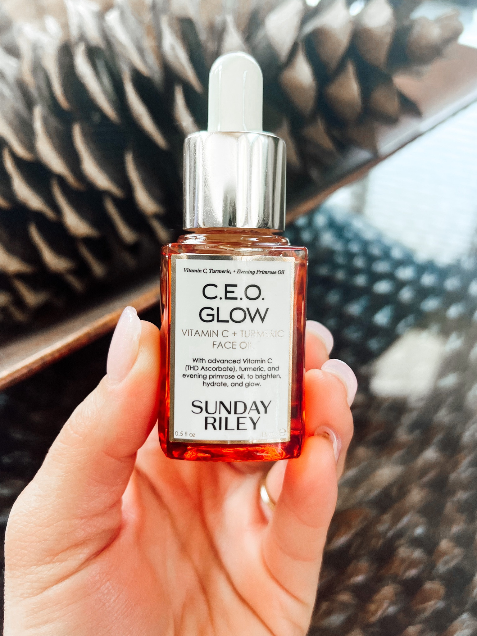 It feels and smells, just as good as you’d think - This little bottle of glowing joy, has so many powerful skin brightening and hydrating ingredients such as turmeric, red raspberry, jojoba seed and evening primrose oil and smells DELICIOUS!! #skincare #skinregimen #brighteningoils 

#LTKU #LTKbeauty