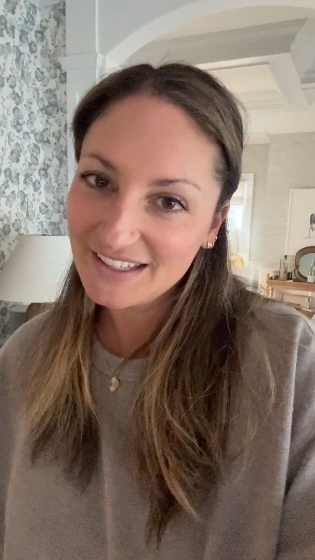 Bold wallpaper that I’m absolutely loving at the moment! 

#LTKFindsUnder100 #LTKHome #LTKdayinmylife