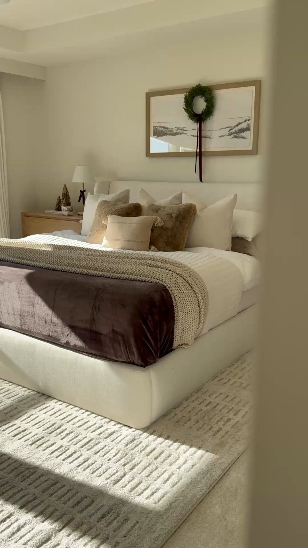 Cozy bedroom tour♥️

#LTKU #LTKHome #LTKWatchNow