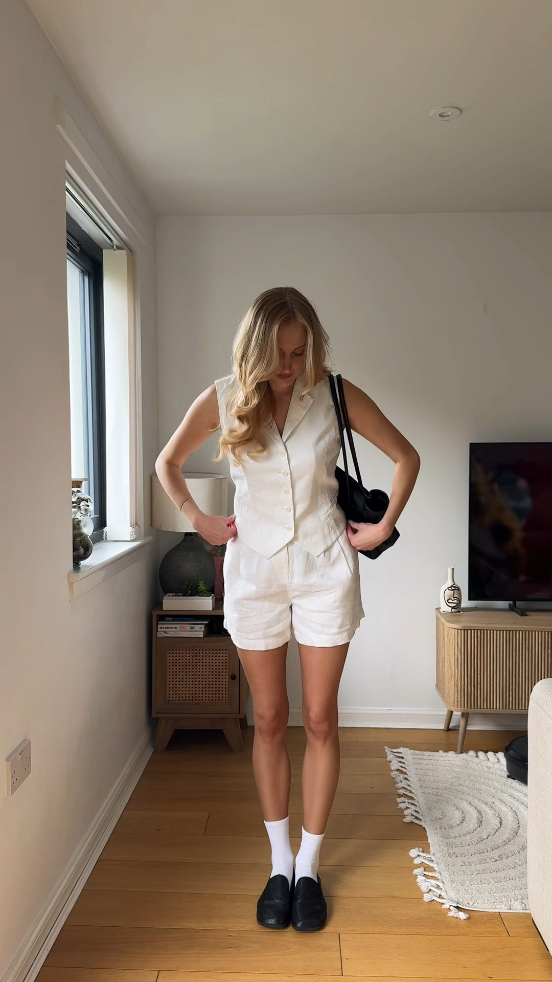 Outfit of the day 🤍 
Set linked in my LTK
@GoeliaGlobal 
#goelia#outfitinspo#chicoutfit#shortsoutfit#summeroutfit

#LTKuk #LTKsummer #LTKtravel