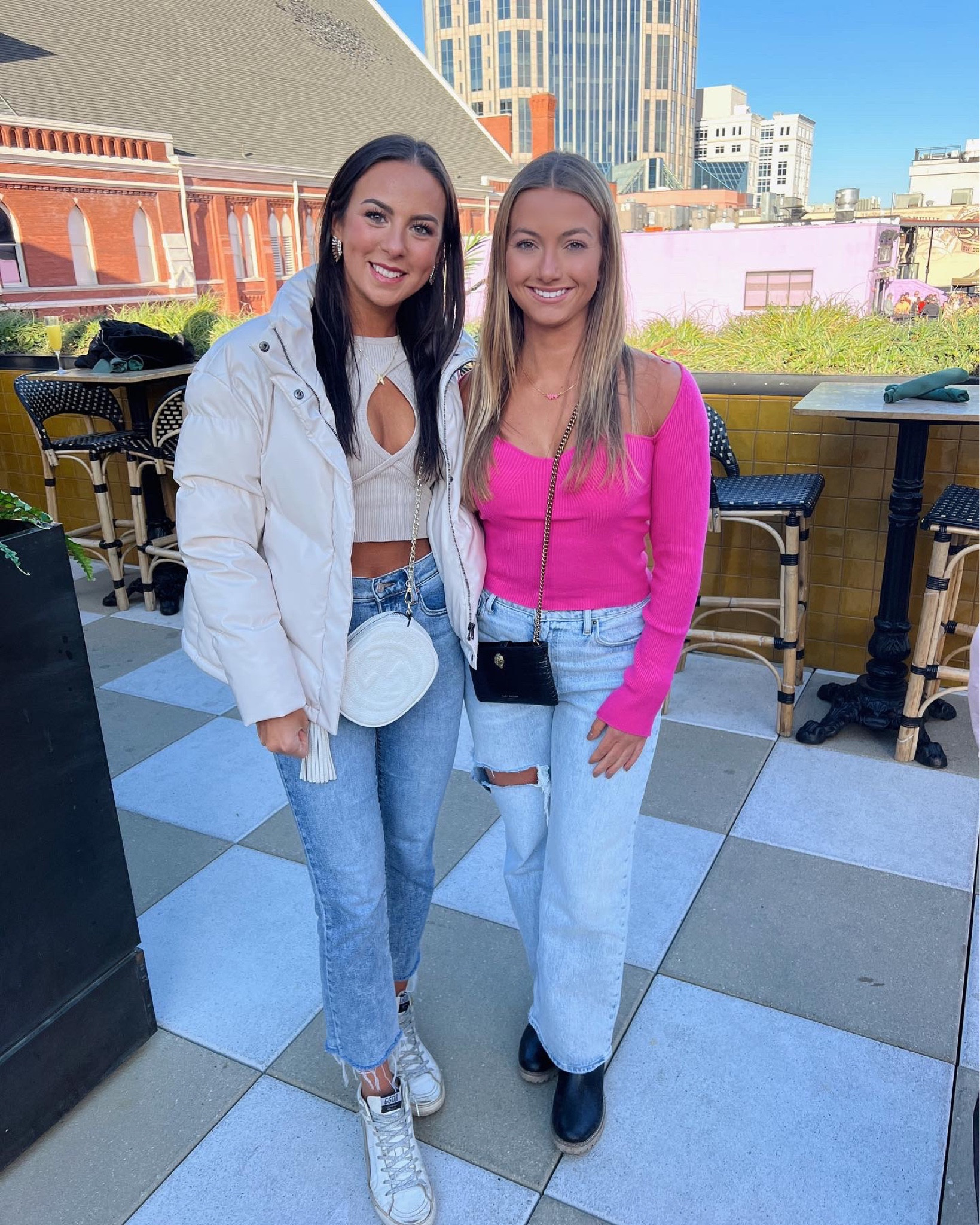 Nashville daytime fit💖

Jeans size 26
Couldn’t find exact top but linked similar! Size small




#LTKHoliday #LTKfit #LTKGiftGuide