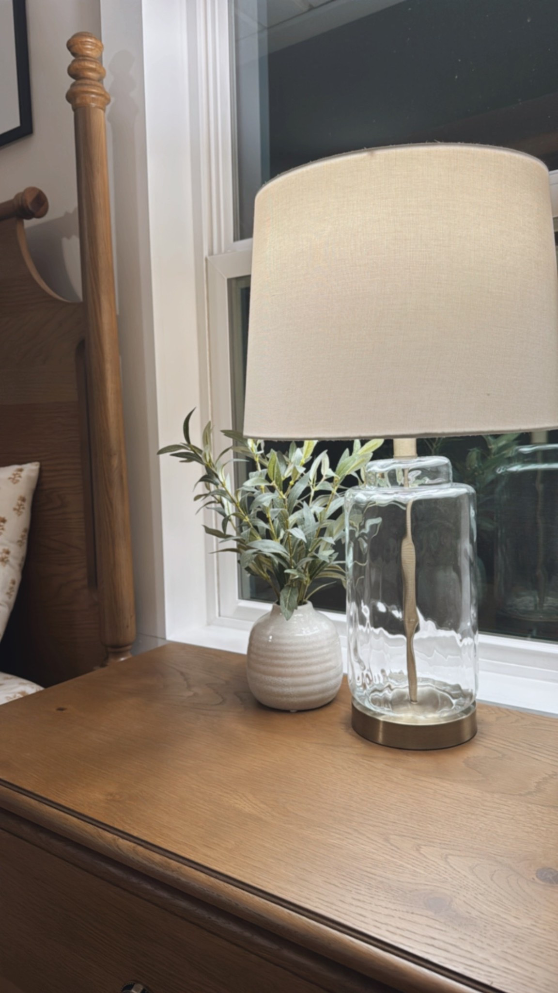 My minimal nightstand decor! #decor #nightstanddecor #homedecor #lamp

#LTKHome