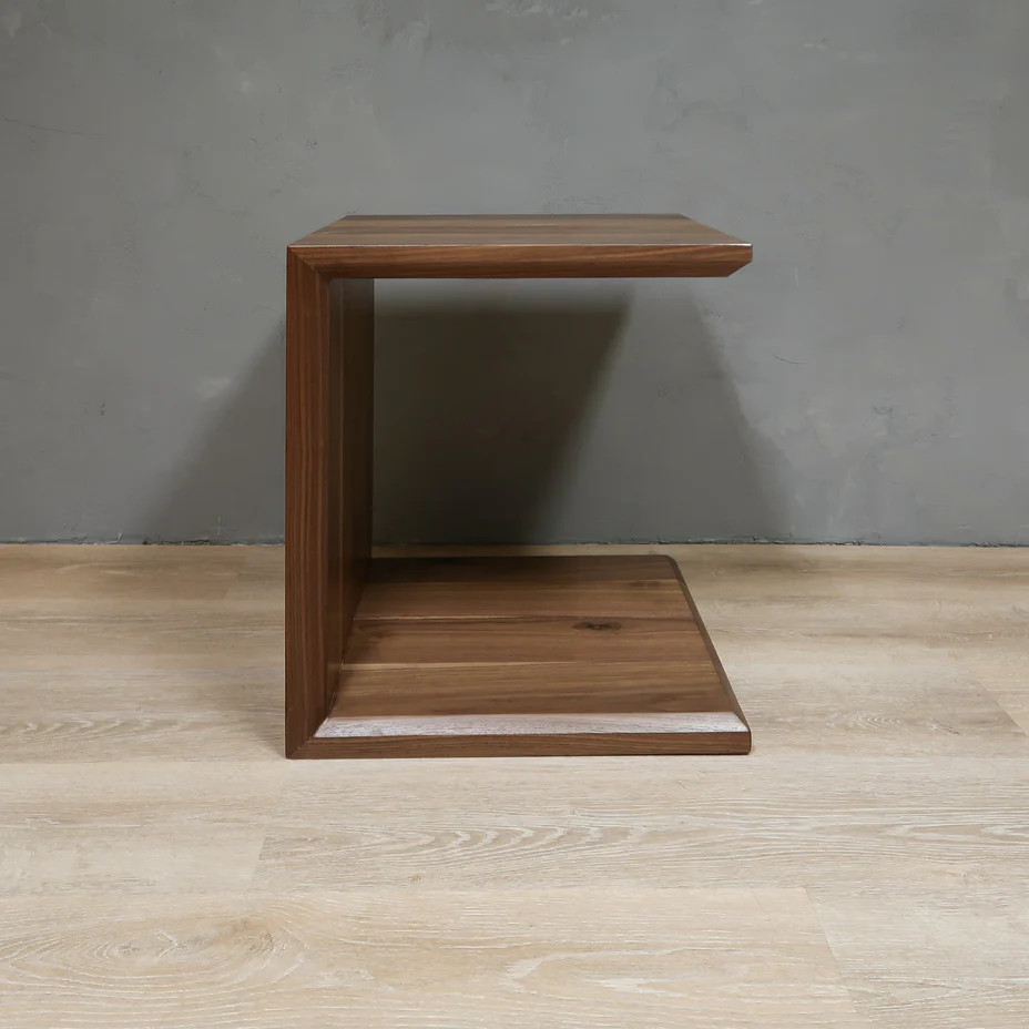 C-SHAPE SIDE TABLE | Urbandi