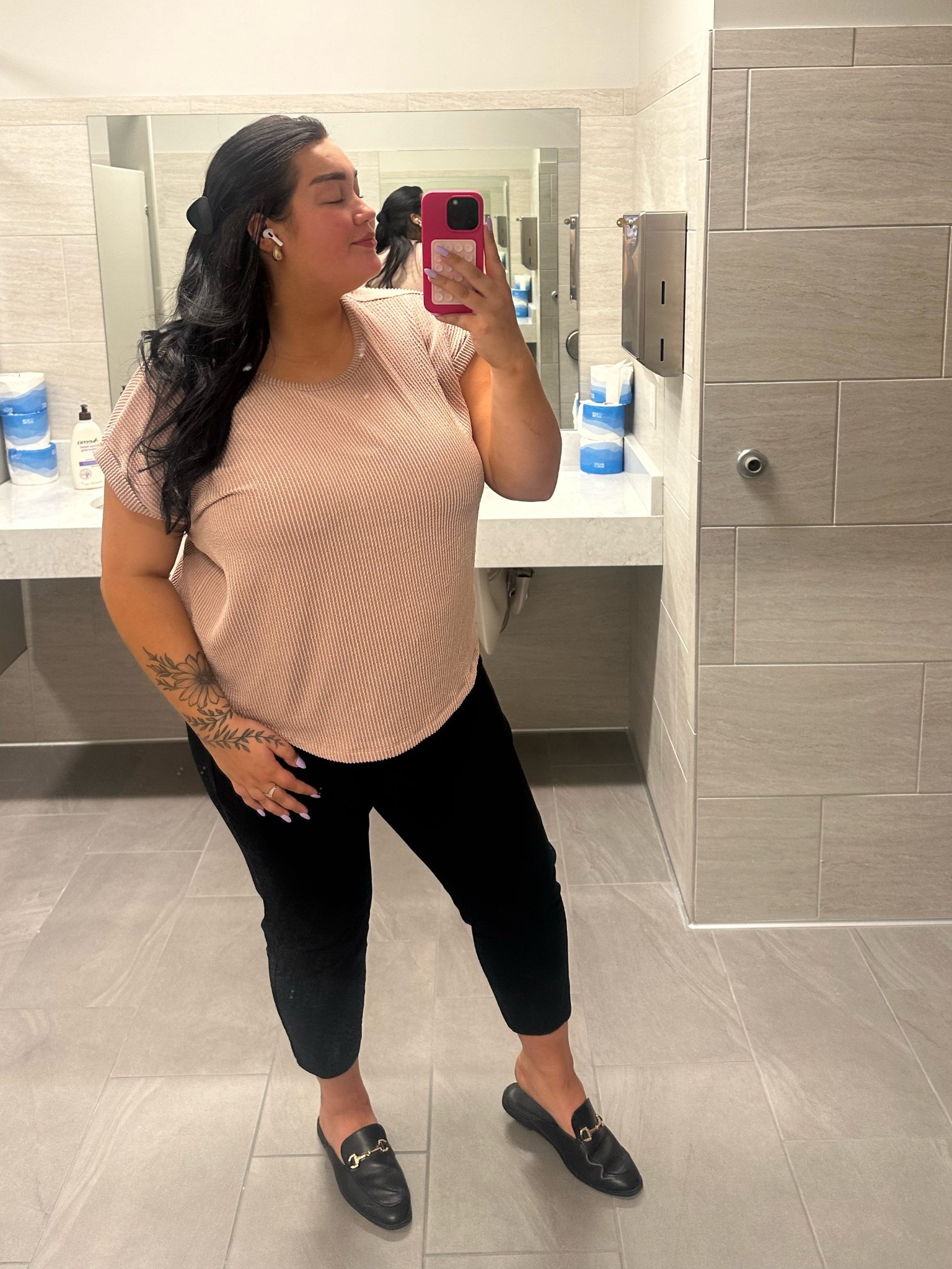 Corporate Girly 


#LTKMidsize