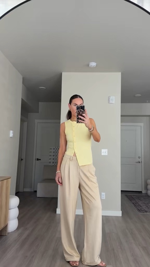 5’7’’
Yellow top wearing small 
Faux suede pants wearing small