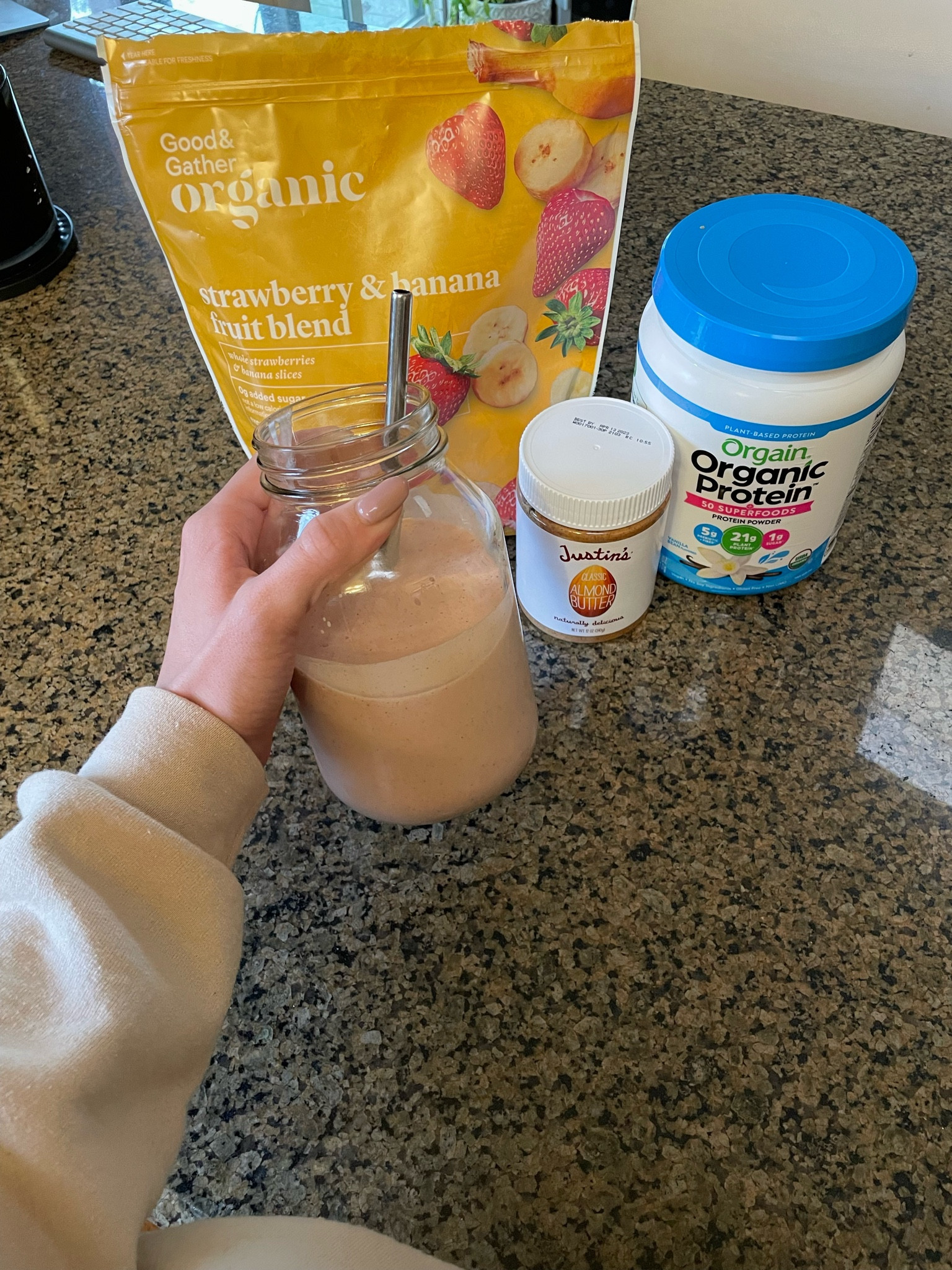 YUMMIEST PROTEIN SMOOTHIE EVER 🤌🏼

#LTKfit #LTKfamily #LTKunder50