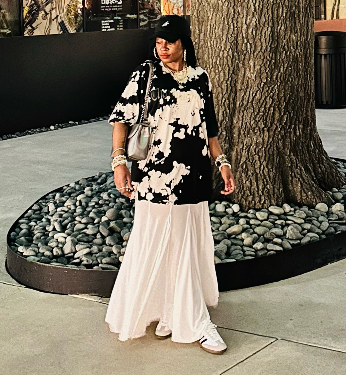 Mixing soft with Streetwear 

#LTKStyleTip #LTKOver40 #LTKMidsize