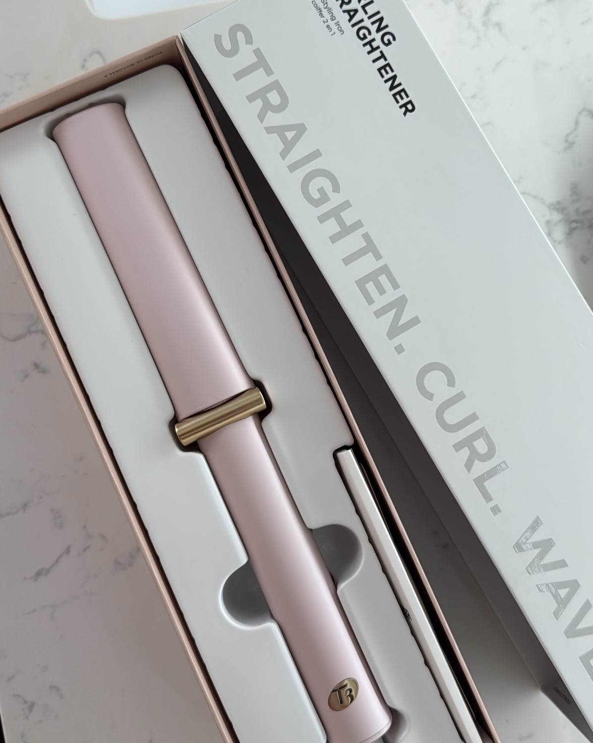 2-in-1 styling tool!! Used to straighten or curl hair. This one is in the shade “satin blush” 🌸

#LTKSeasonal #LTKHoliday #LTKGiftGuide