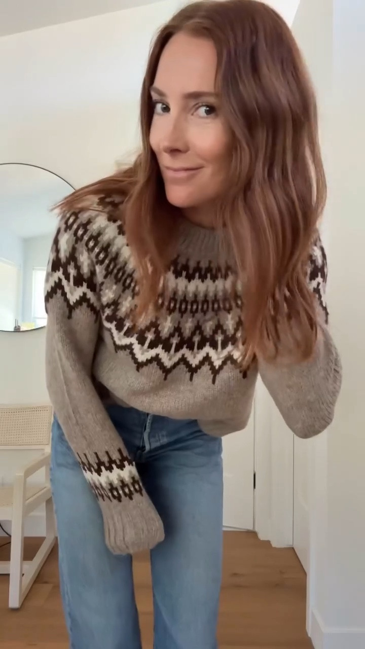 Loves a fair isle sweater… comment “fair isle” for my round up because nothing feels more like fall. 

Lived in this @jennikayne one over the weekend—Samantha10 for all things JK. #fairislesweater
