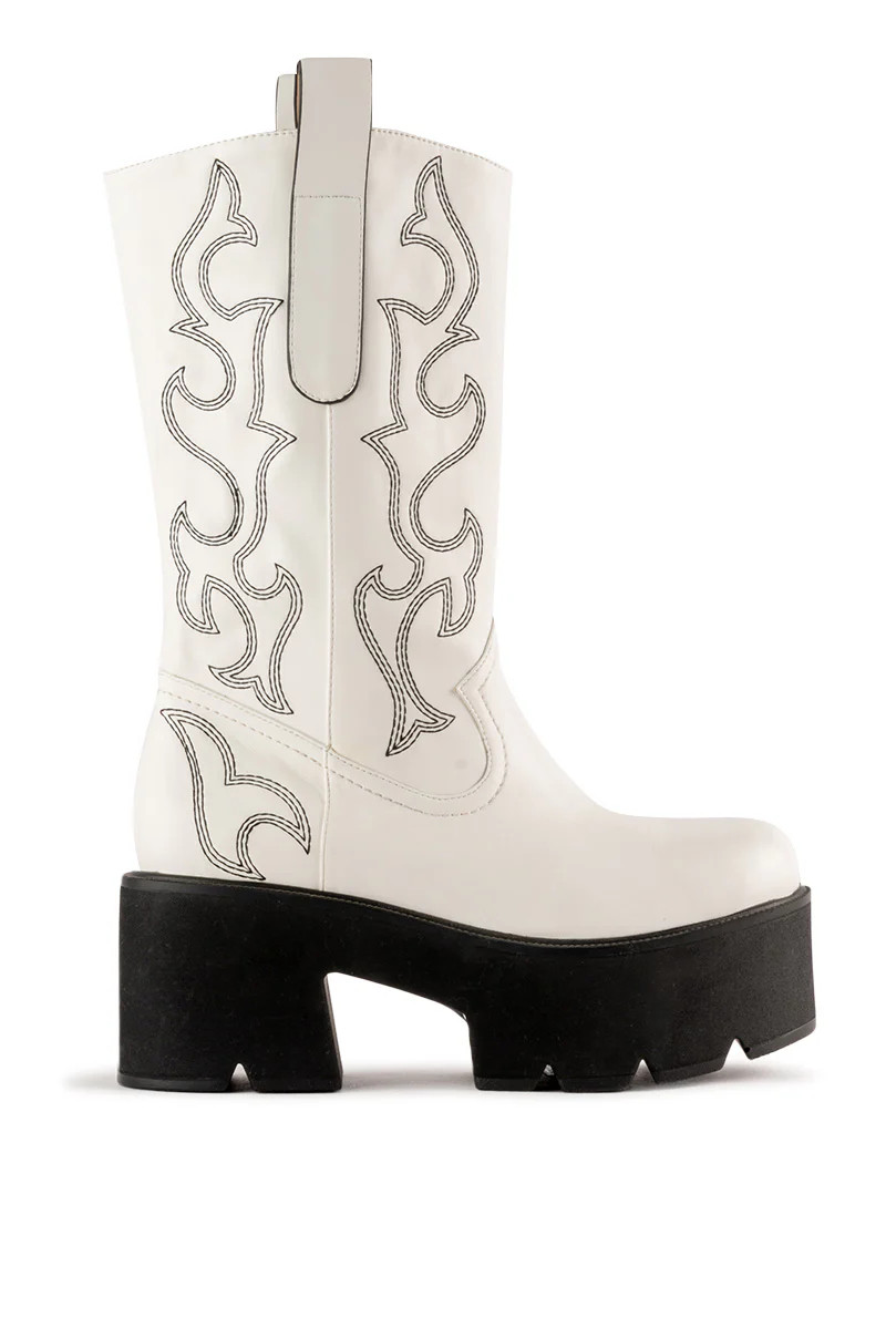 BLIZZARD-WHITE CHUNKY WESTERN BOOT | Azalea Wang