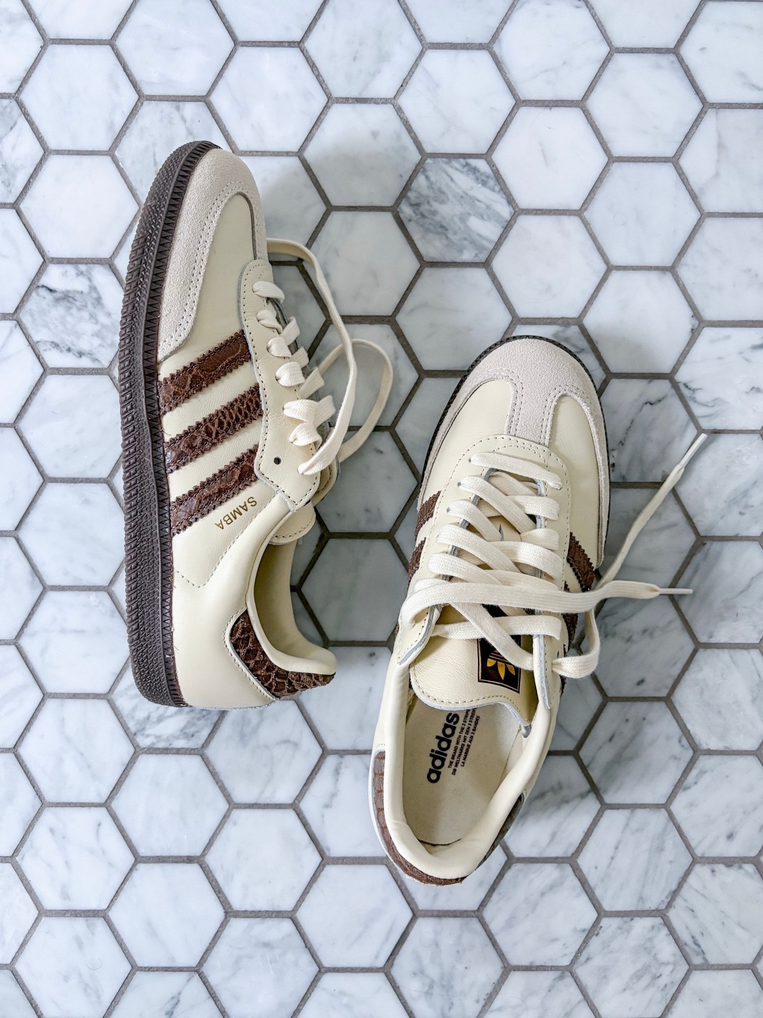 Love a neutral sneaker! 🤎