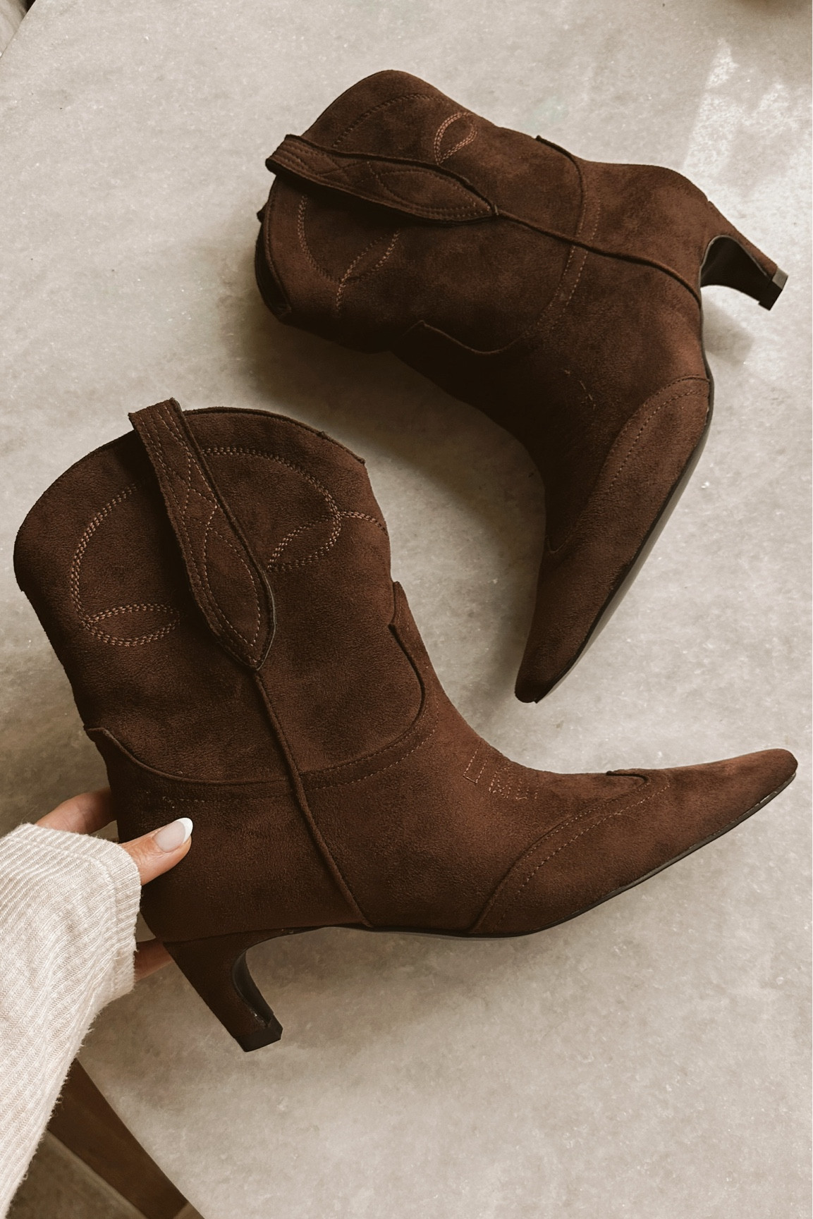 COMFY FALL BOOTS🤎
#stylinbyaylin #aylin #fallboots #boots

#LTKShoeCrush #LTKSeasonal #LTKStyleTip