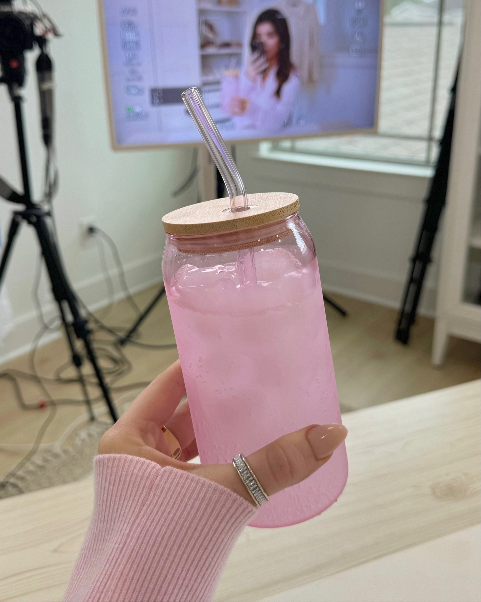 AMAZON GLASS TUMBLER 🧋this bamboo lid glass tumbler comes in a set of 4 multi colored glasses. They are less than $20, and currently on sale for $12! 

Tumblers, Glass Tumbler, Drinking Glasses, Amazon Home, Amazon Kitchen, Madison Payne

#LTKstyletip #LTKhome #LTKSeasonal