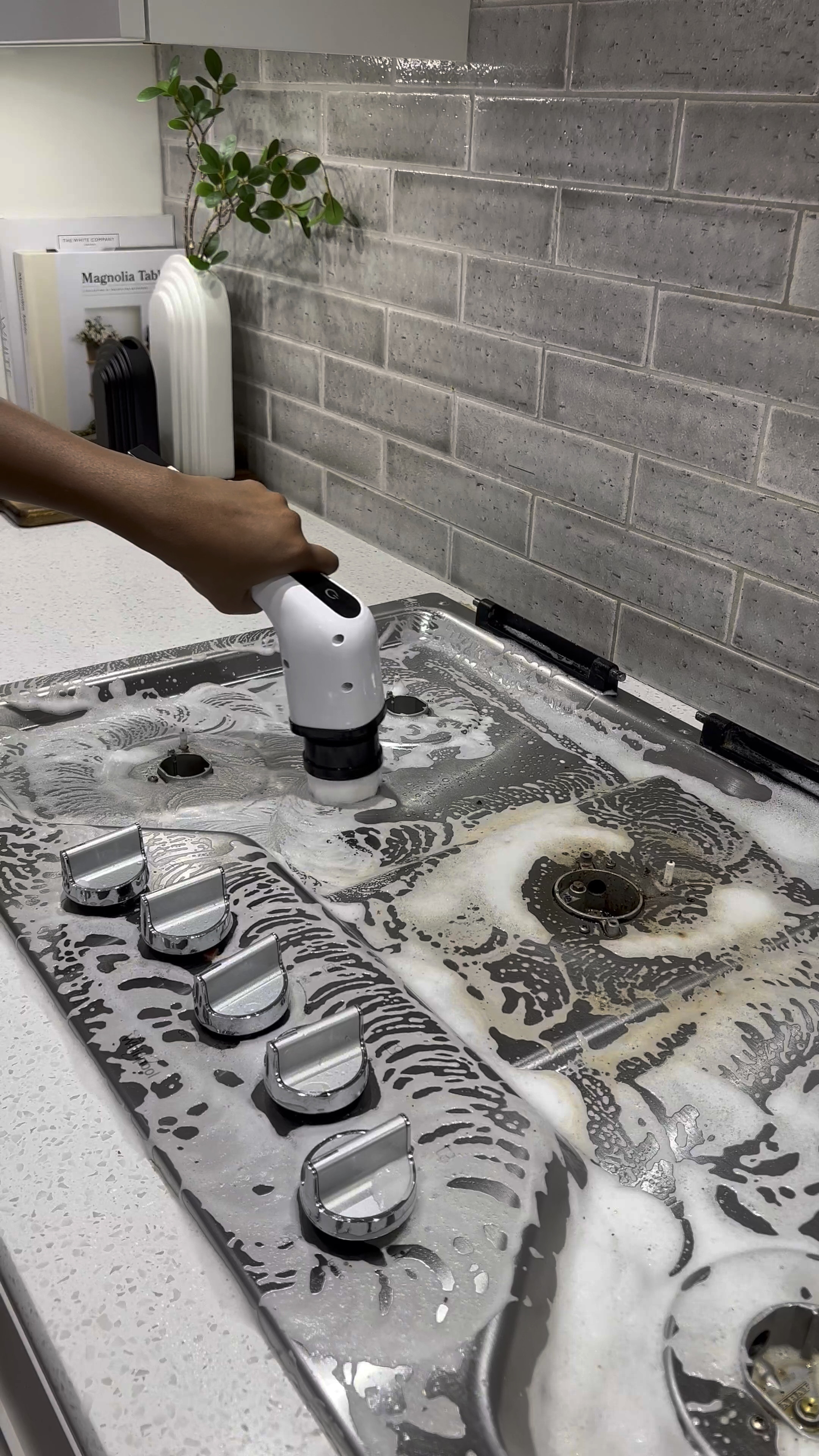 😤 Burnt on food stains - the worst right? 😆… I’ll be honest…before the Dawn Powerwash and Spinbrush combo,  cleaning my stove was such a dread! 😑 

Dawn Powerwash softens food stains in no time! I use it to soak and wash dishes, sinks, and my Tineco mop attachment. 

#LTKhome #LTKstyletip #LTKVideo