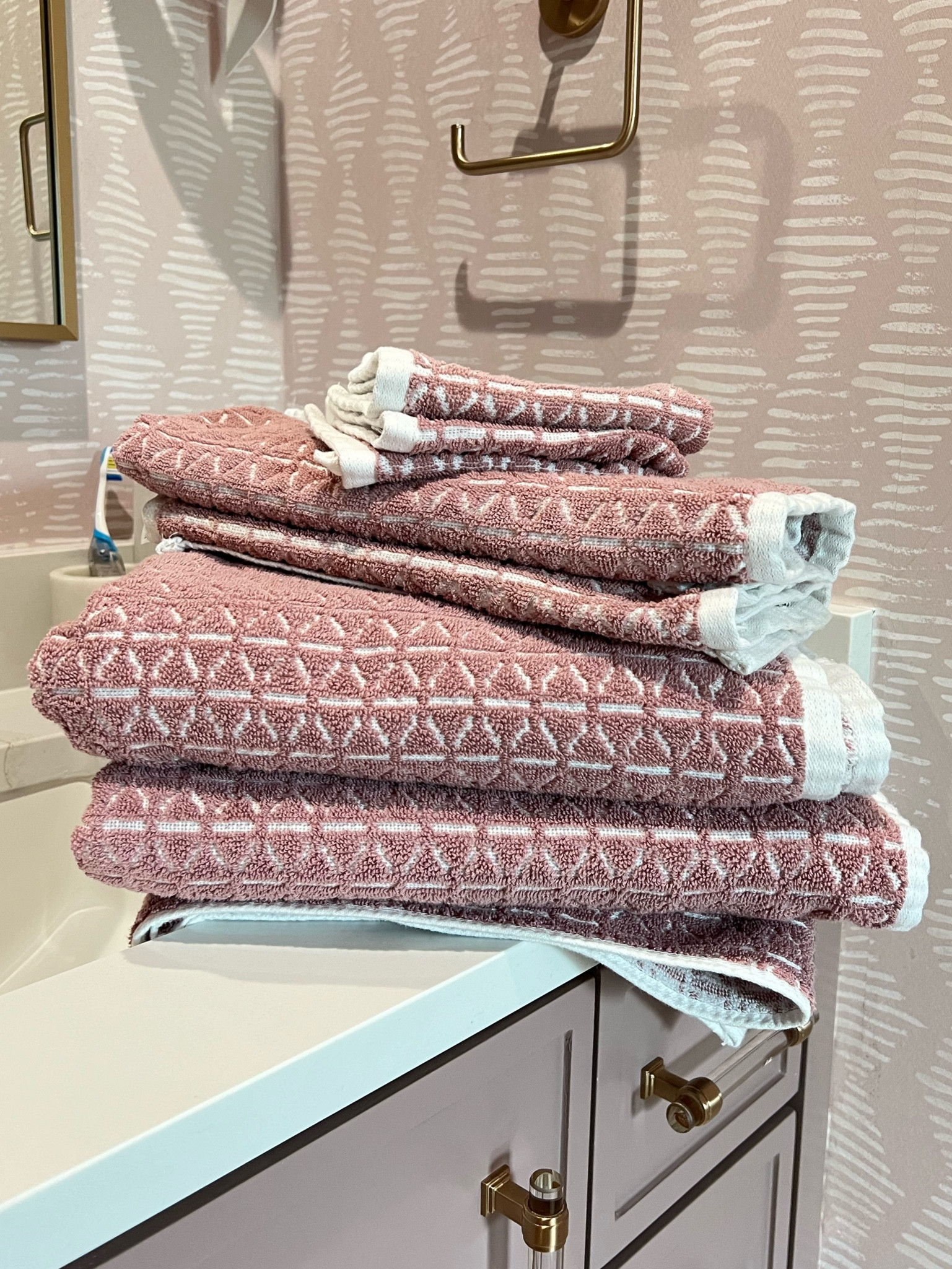 $17 for a 6 pack of towels!

#ad #target #targetpartner #targetcircleweek @target

#LTKhome #LTKfindsunder50 #LTKsalealert