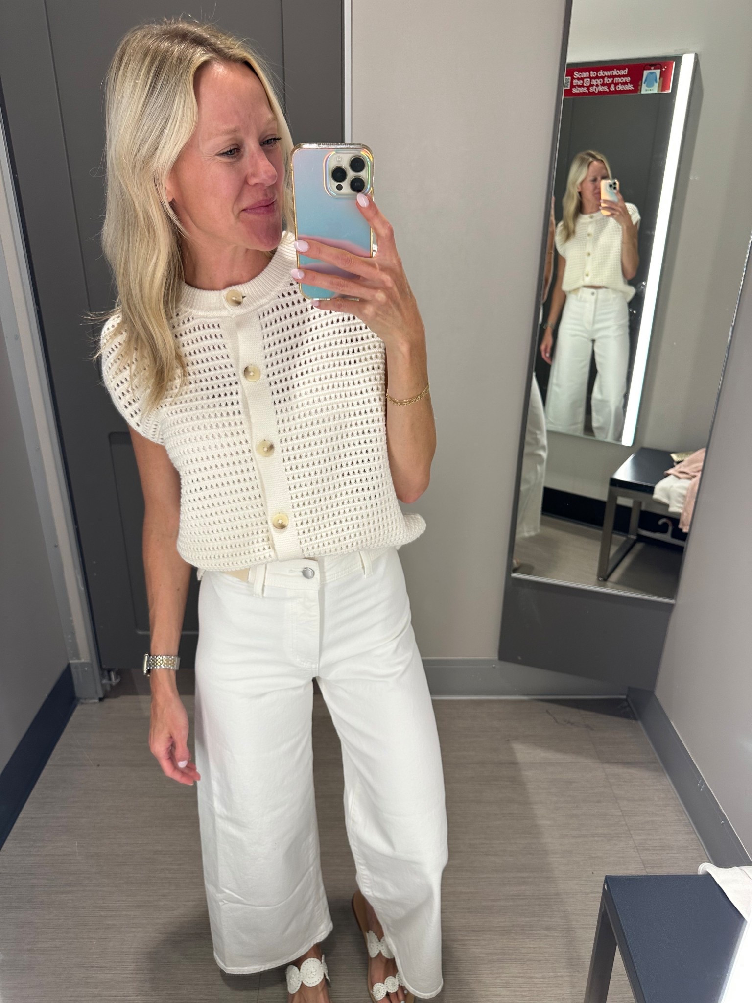 Monochromatic look for the win 🙌🏻
Top- xs (runs oversized) 
Jeans- size 2 

#LTKFindsUnder50 #LTKStyleTip